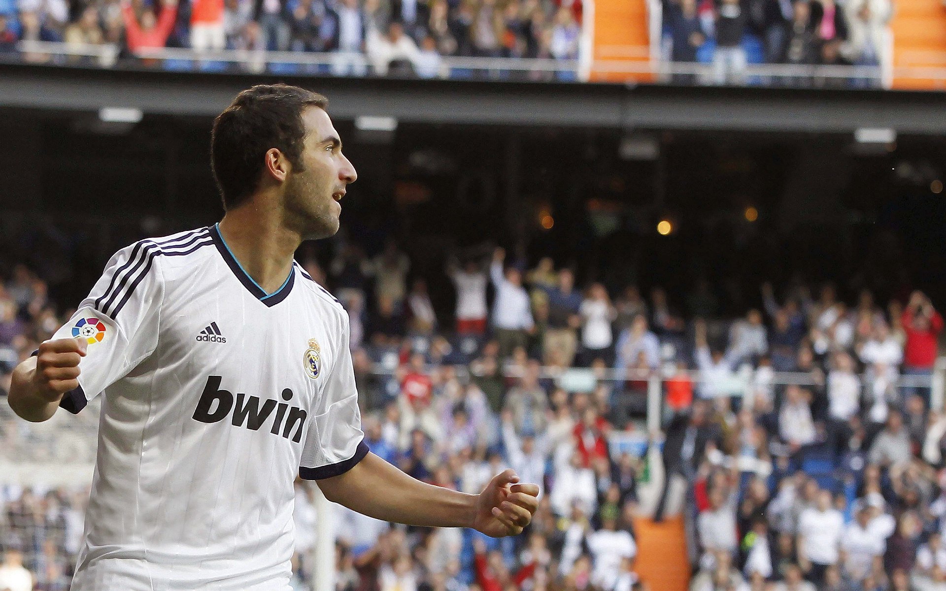 篮球少年心怀热爱勇敢追梦，少年篮球励志